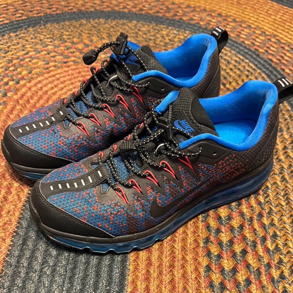 Nike air max Black and Blue Athletic Shoes